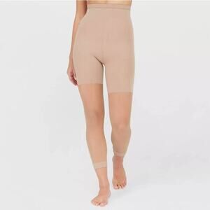Assets by Sara Blakely Women's High Waist Nude Footless Capri Shapewear Sz 6 NWT